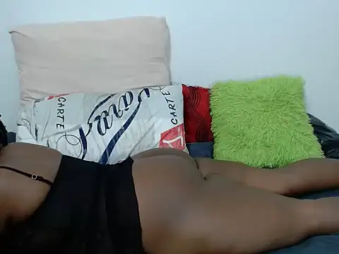 QueenRomaxx1 online show from 10-01-25, 04:18