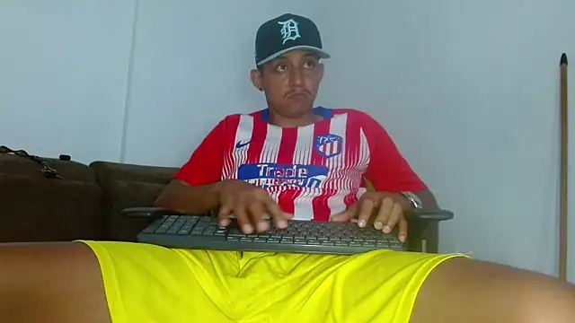 skinny23cm online show from 03-26-26, 08:47