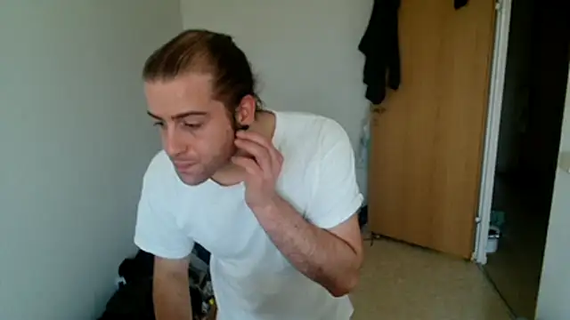 Snapshot of hei_69 chatting on 12-14-25, 10:20 hei 69 online show from 12-14-25, 10:20