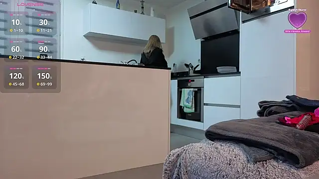 Snapshot of bellemasquer chatting on 09-23-25, 07:28 bellemasquer online show from 09-23-25, 07:28