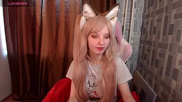 Snapshot of Madelaineses chatting on 03-21-26, 02:05 Madelaineses online show from 03-21-26, 02:05