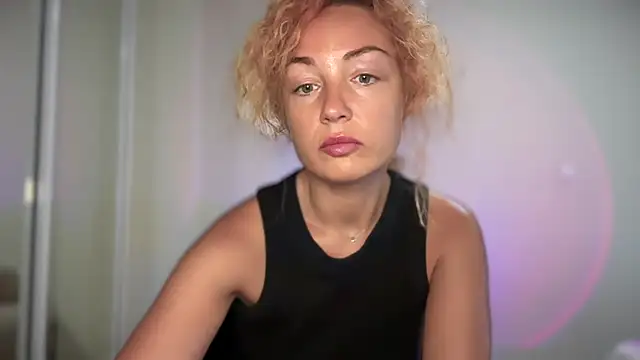 Reddgiirl online show from 06-22-26, 06:27