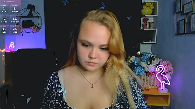 Snapshot of keri_ti chatting on 09-16-25, 07:48 keri ti online show from 09-16-25, 07:48