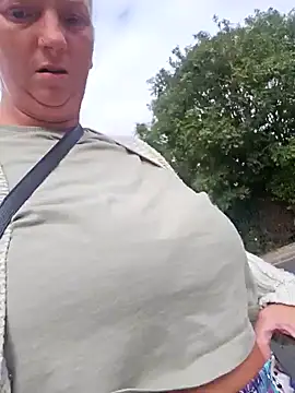 JustYourNormalCouple online show from 09-24-25, 10:40