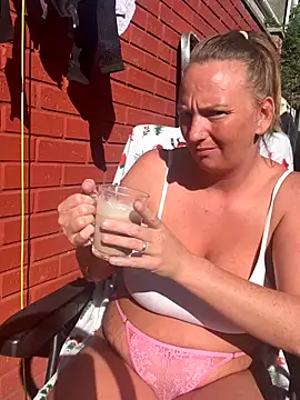 JustYourNormalCouple online show from 09-30-25, 10:42