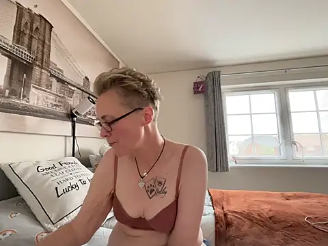 Curvy-Jinx online show from 04-16-26, 08:04