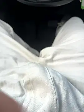 Snapshot of Kratex82 chatting on 01-15-26, 02:21 Kratex82 online show from 01-15-26, 02:21