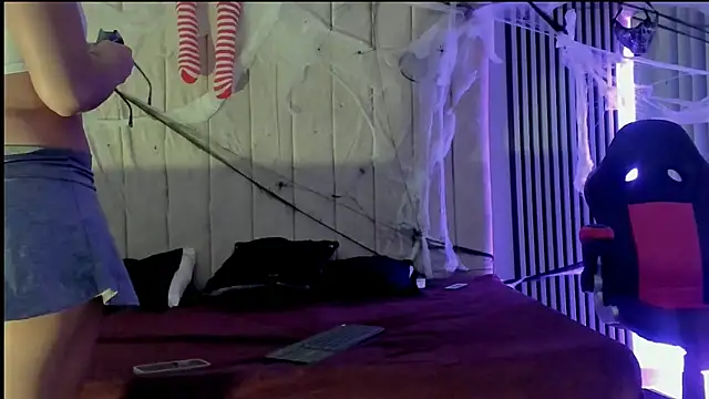 rachell owen online show from 10-29-25, 04:04