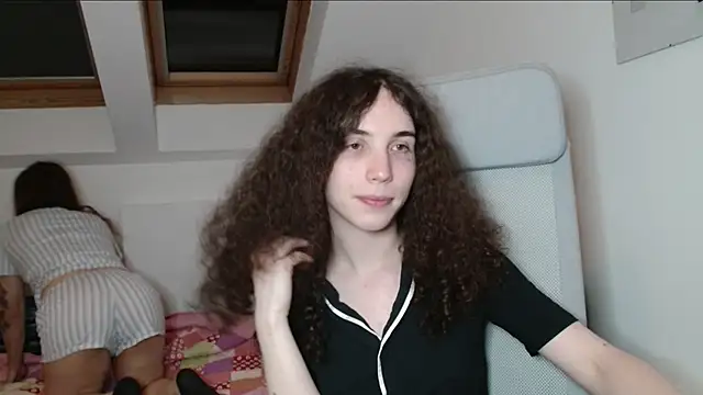 Snapshot of tsbubbles760 chatting on 10-19-25, 09:48 tsbubbles760 online show from 10-19-25, 09:48