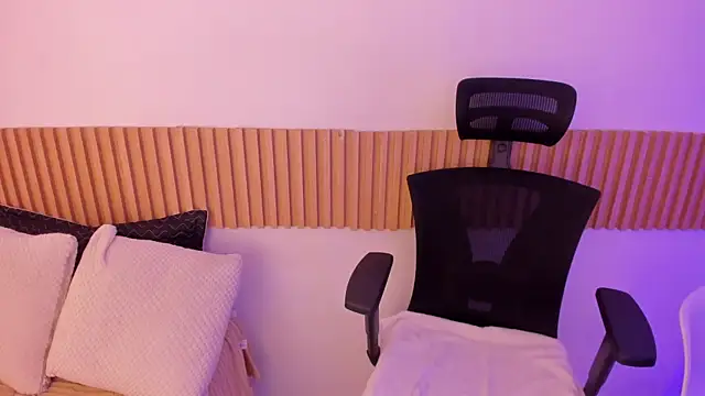 OliviaSweett online show from 10-02-25, 08:16