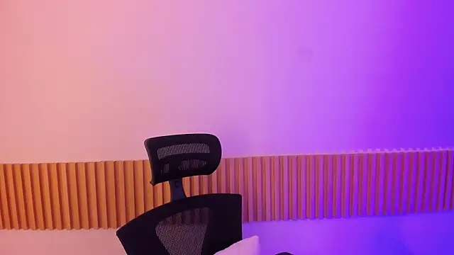 OliviaSweett online show from 10-12-25, 07:13