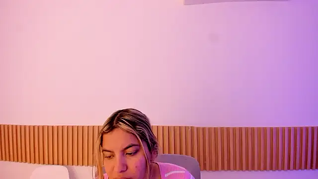 OliviaSweett online show from 02-02-26, 06:50