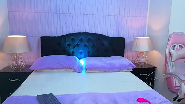 LilaRoussexx online show from 11-11-25, 05:13