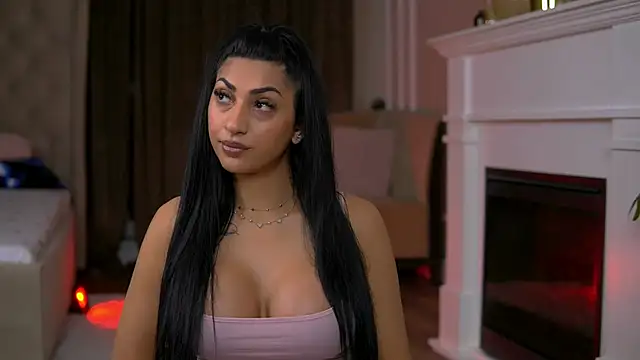 EmaHallee online show from 02-11-26, 03:44