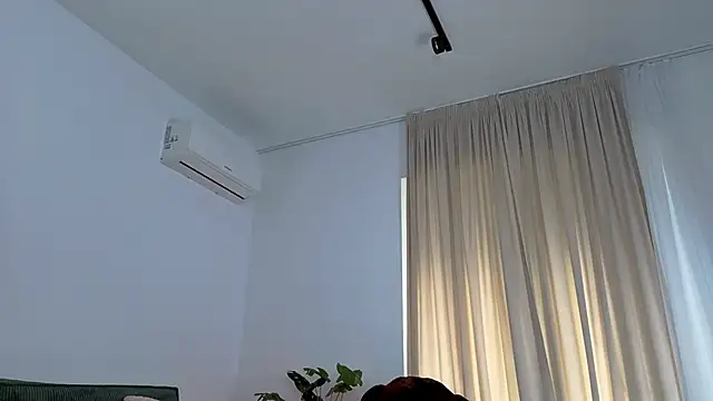 Snapshot of EmaHallee chatting on 06-16-26, 03:53 EmaHallee online show from 06-16-26, 03:53