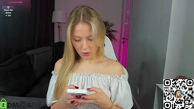 Margo-pvt online show from 11-15-25, 01:03