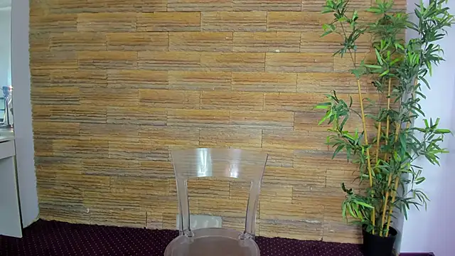 Cupcake Izzy online show from 11-04-25, 05:50