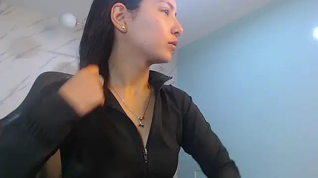 Snapshot of victoria_hernandez_t_ chatting on 06-10-26, 01:10 victoria hernandez t online show from 06-10-26, 01:10