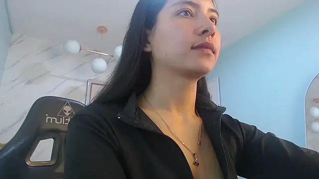 victoria hernandez t  online show from 07-30-26, 01:21