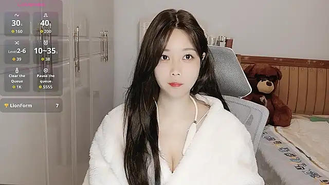 Xiaotantan-99 online show from 10-24-25, 07:43