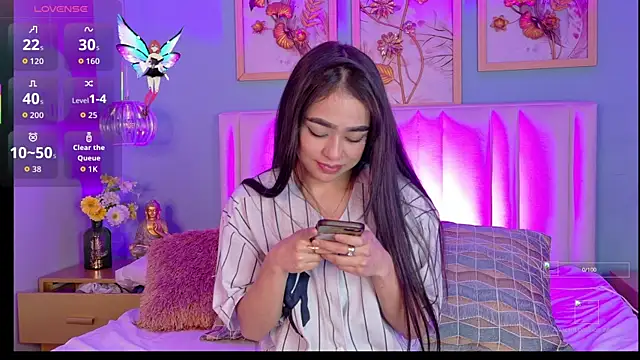 TifannyWolf  online show from 11-21-25, 04:33