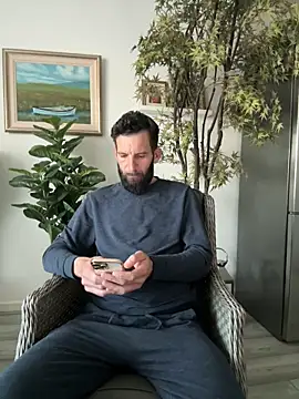 Michel huge online show from 04-11-26, 07:13