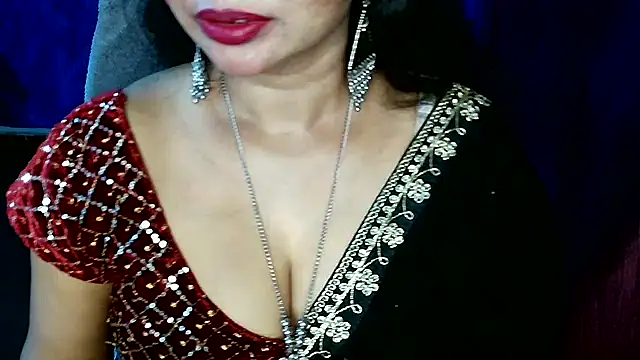 Snapshot of QUEEN_SAKHI- chatting on 05-12-26, 04:59 QUEEN SAKHI- online show from 05-12-26, 04:59
