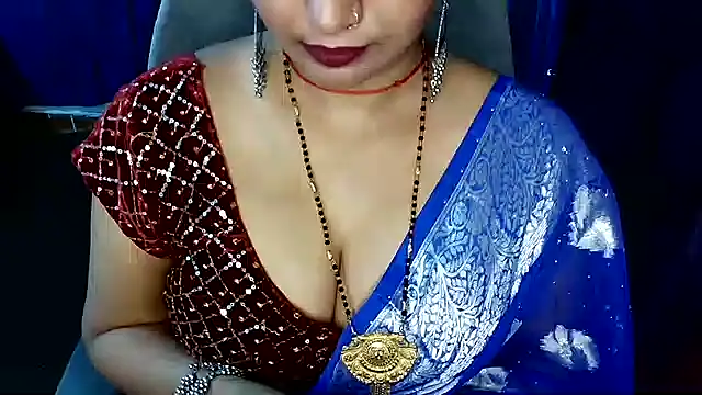 Snapshot of QUEEN_SAKHI- chatting on 05-22-26, 01:35 QUEEN SAKHI- online show from 05-22-26, 01:35