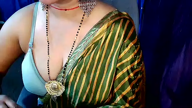 Snapshot of QUEEN_SAKHI- chatting on 05-28-26, 02:09 QUEEN SAKHI- online show from 05-28-26, 02:09