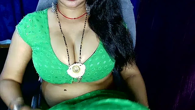 Snapshot of QUEEN_SAKHI- chatting on 06-03-26, 01:52 QUEEN SAKHI- online show from 06-03-26, 01:52