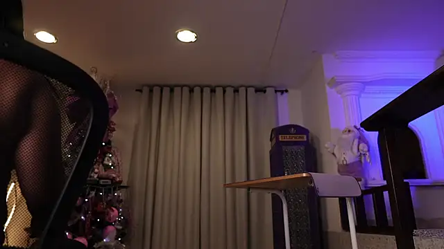 vaniaa95 online show from 12-15-25, 12:26