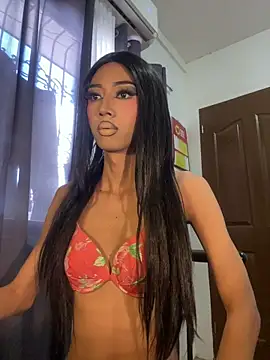 Snapshot of YourTiffanyX chatting on 07-06-26, 02:52 YourTiffanyX online show from 07-06-26, 02:52