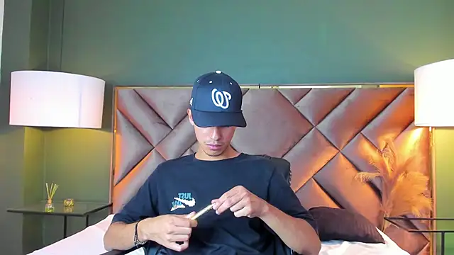 Marcus Jeron online show from 09-20-25, 04:13