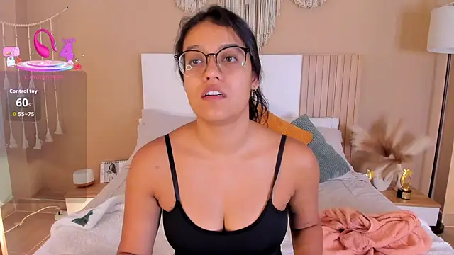 Camila Bustamante online show from 07-28-26, 07:39