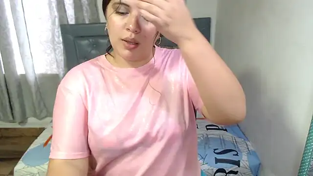Snapshot of sarah_aguilar chatting on 05-09-26, 05:29 sarah aguilar online show from 05-09-26, 05:29