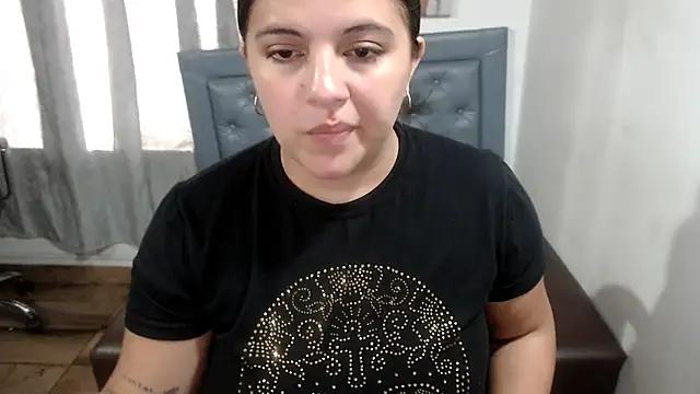 Snapshot of sarah_aguilar chatting on 05-21-26, 03:19 sarah aguilar online show from 05-21-26, 03:19