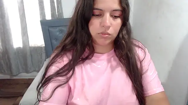 Snapshot of sarah_aguilar chatting on 05-31-26, 06:20 sarah aguilar online show from 05-31-26, 06:20