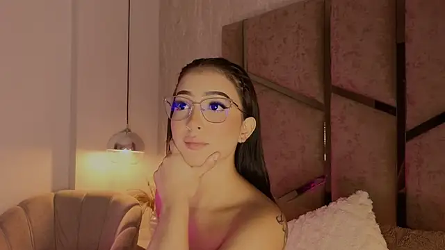 scarlethlux online show from 06-17-26, 07:00
