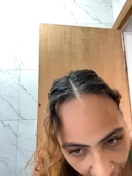 Chloe Leaozinho online show from 11-04-25, 06:18