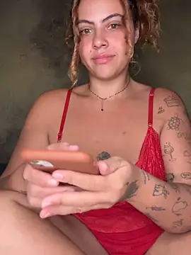 Chloe Leaozinho online show from 05-17-26, 03:04