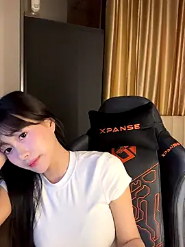 Snapshot of _Meimeibaby_ chatting on 10-18-25, 11:33 Meimeibaby online show from 10-18-25, 11:33