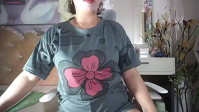 lyly asian online show from 03-17-26, 12:15