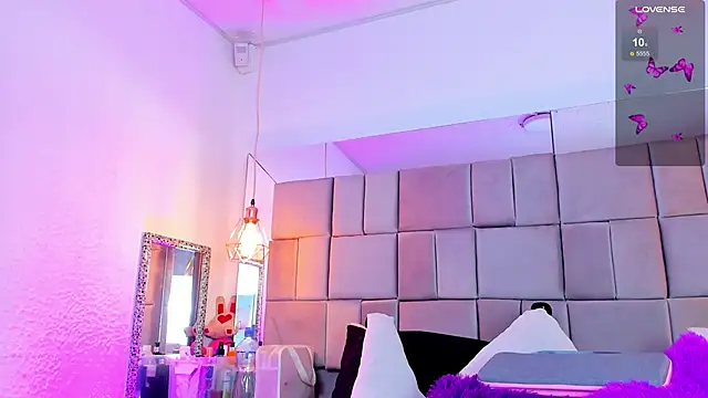 antoneella jones online show from 01-12-26, 07:41