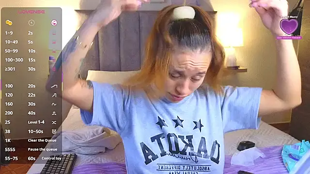 juliana-mancini online show from 12-03-25, 05:22