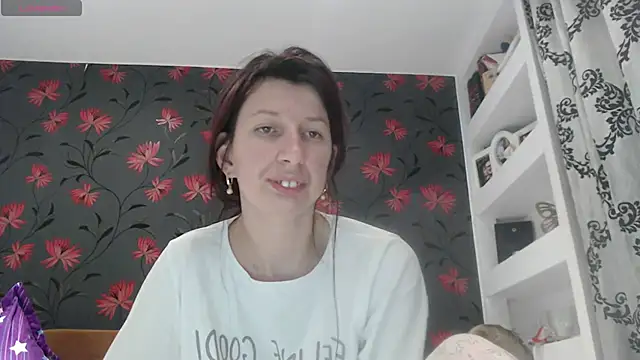 Snapshot of RosieHayes chatting on 04-04-26, 07:33 RosieHayes online show from 04-04-26, 07:33