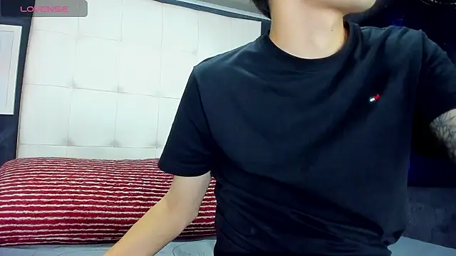 Matteo12  online show from 09-15-25, 05:07