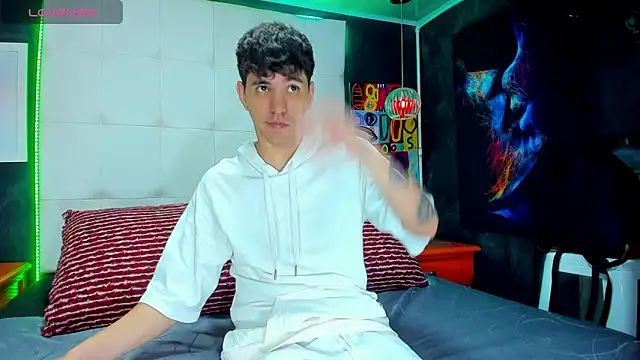 Matteo12  online show from 09-25-25, 04:16