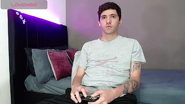 Matteo12  online show from 02-22-26, 03:40