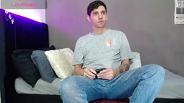 Matteo12  online show from 03-26-26, 09:04