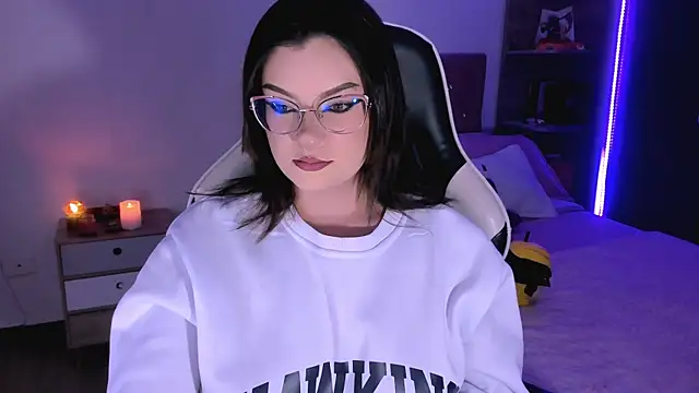 OphelianaRose33 online show from 09-09-25, 10:53